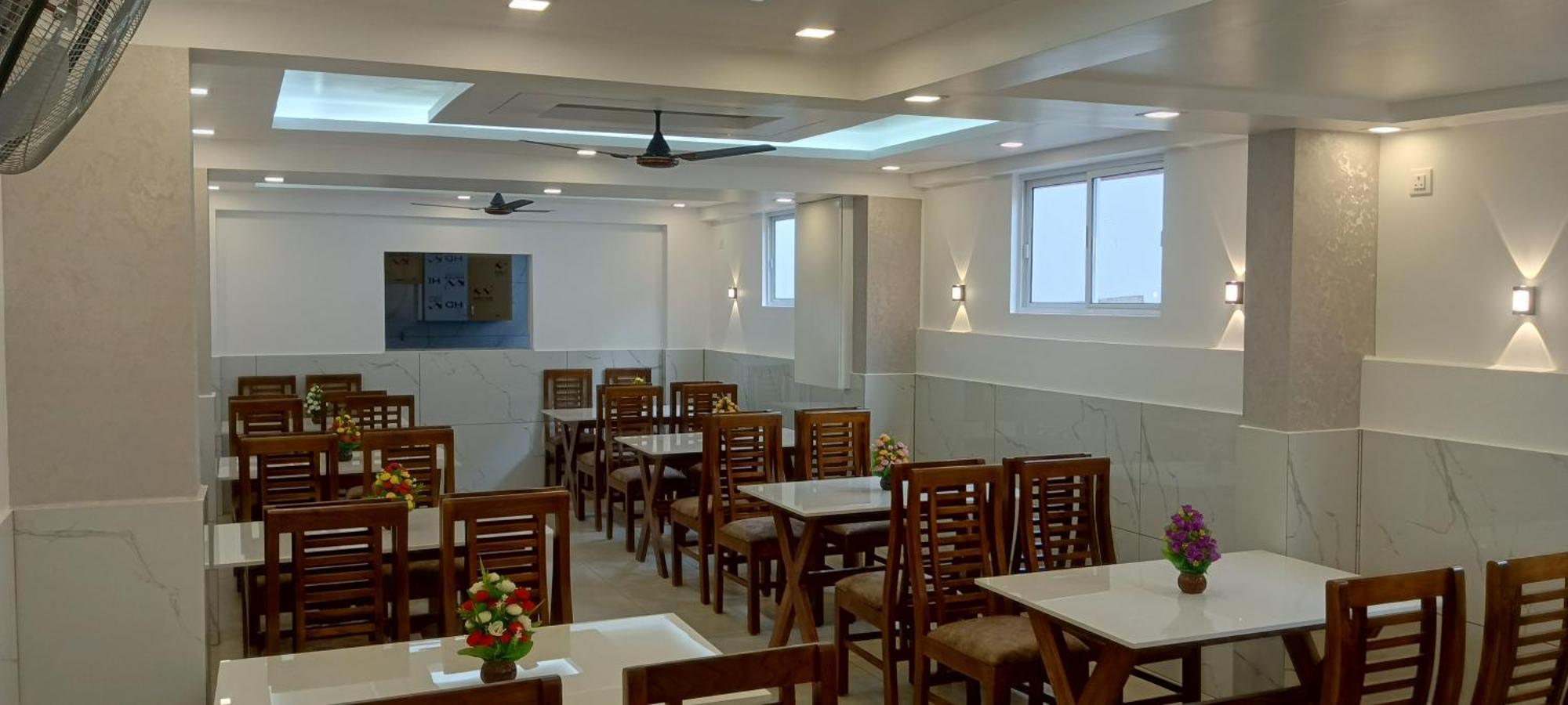 Cochin Airport Hotel Kochi Buitenkant foto