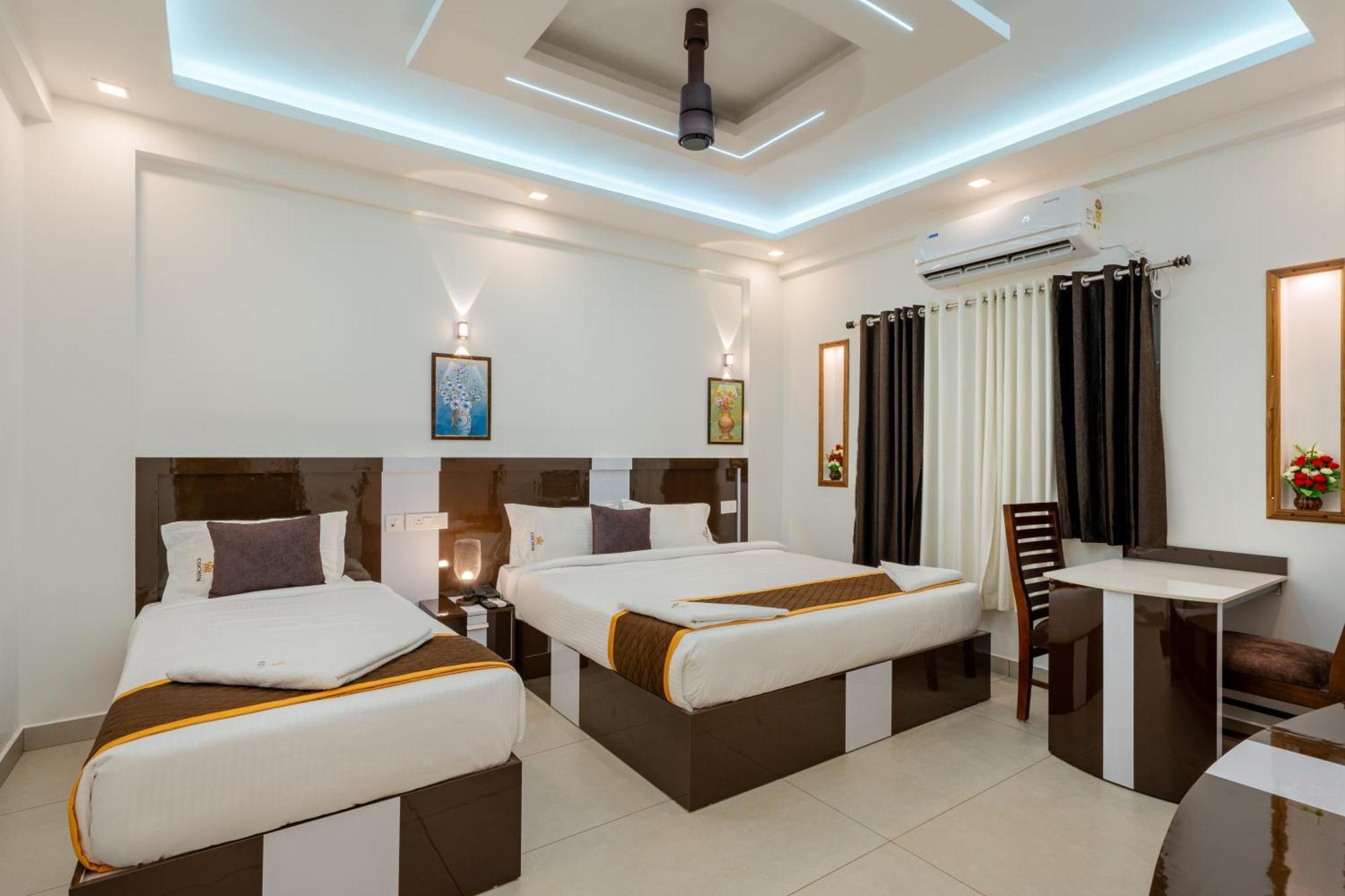Cochin Airport Hotel Kochi Buitenkant foto