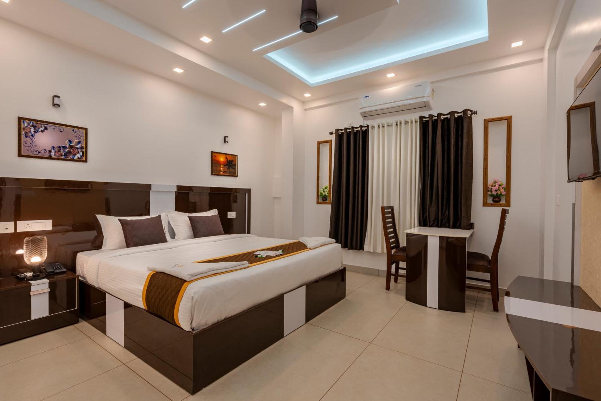 Cochin Airport Hotel Kochi Buitenkant foto
