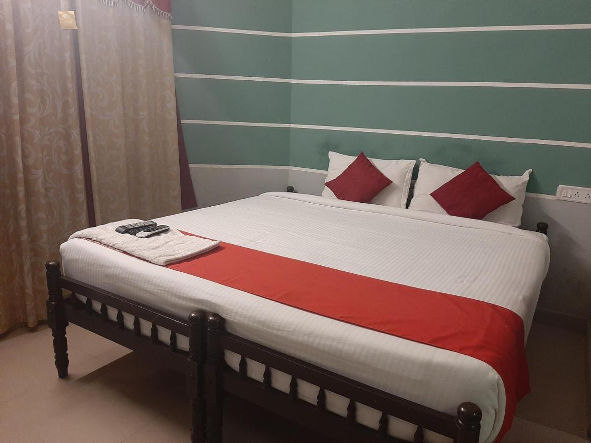 Cochin Airport Hotel Kochi Buitenkant foto