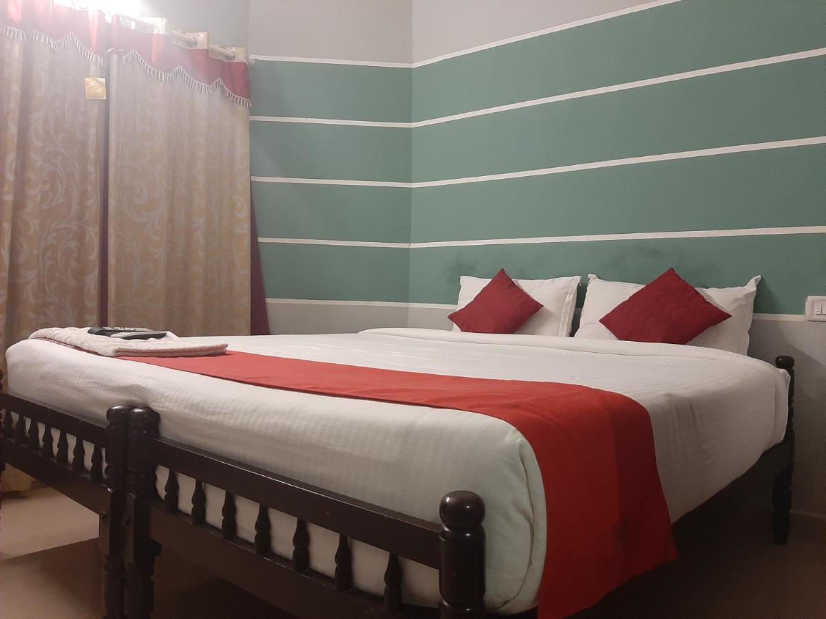 Cochin Airport Hotel Kochi Buitenkant foto
