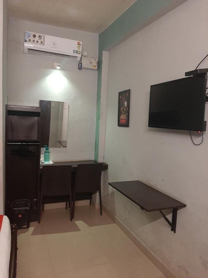 Cochin Airport Hotel Kochi Buitenkant foto