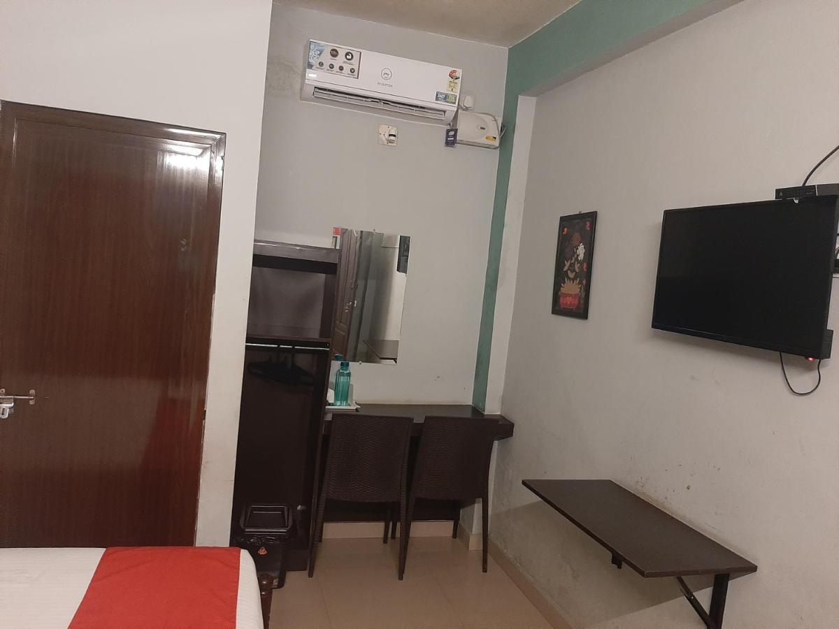 Cochin Airport Hotel Kochi Buitenkant foto