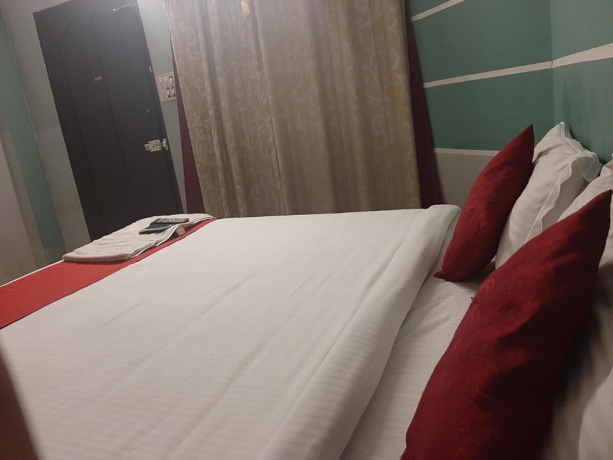Cochin Airport Hotel Kochi Buitenkant foto